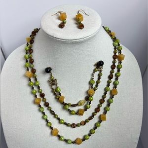 🎉HP - Summer Wardrobe Wishes🎉Peas and Carrot - Stone, ceramic & glass necklace